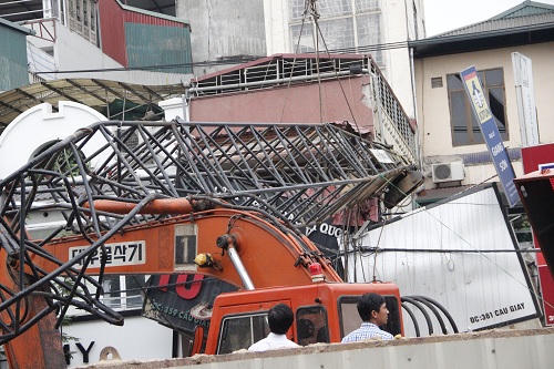 Loay hoay khắc phục sự cố sập cần cẩu dự án đường sắt