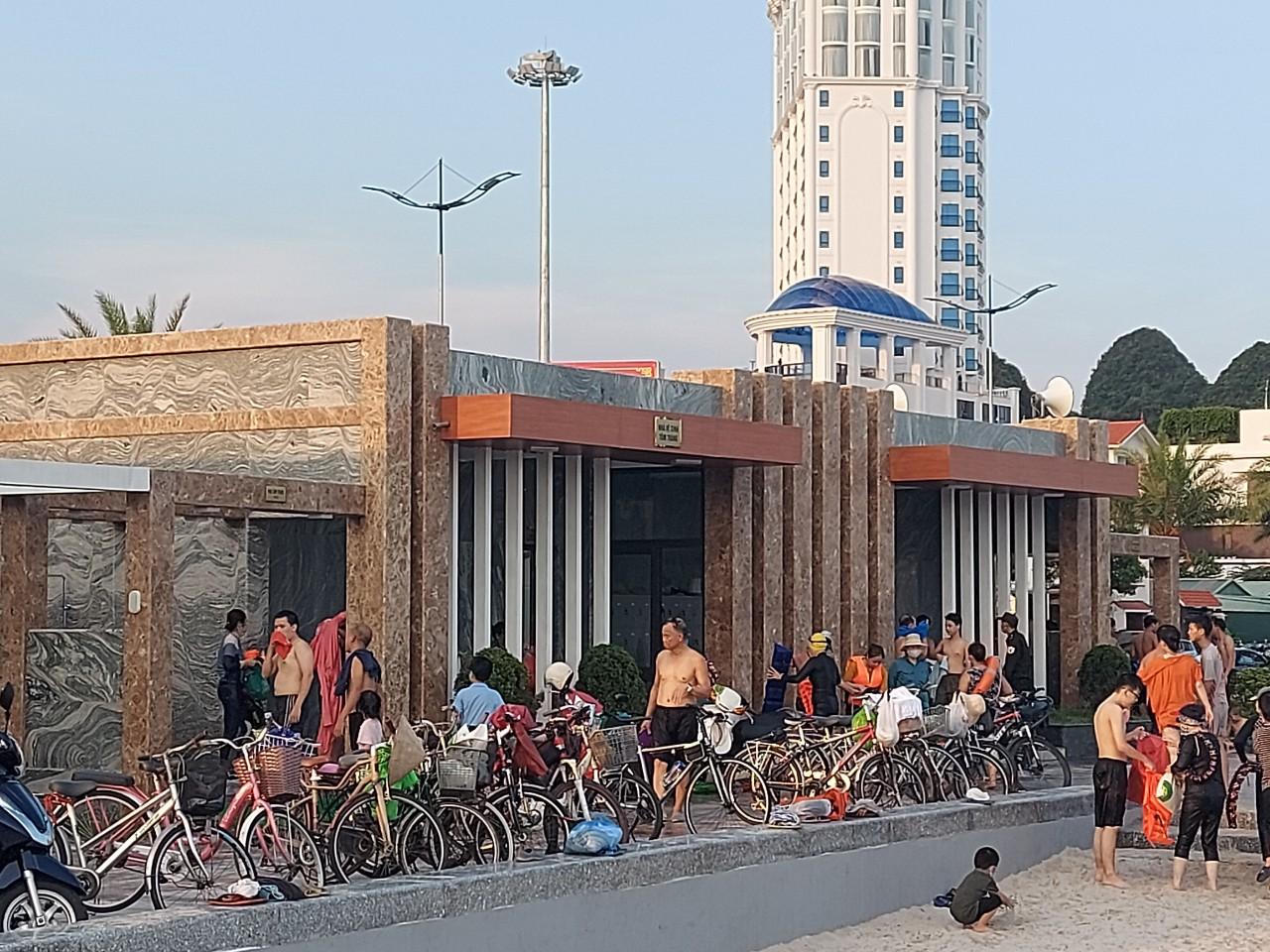 Tiềm ẩn nguy cơ lây nhiễm cộng đồng từ những "biển người"