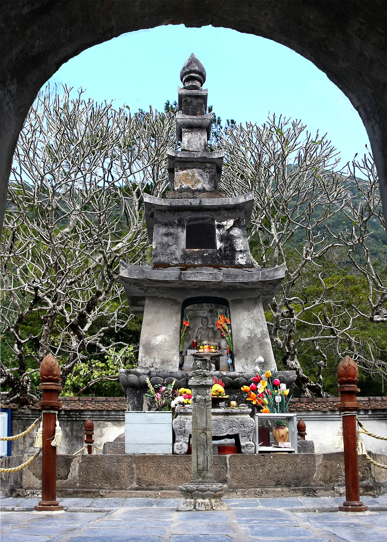 Cùng chiêm ngưỡng 13 Bảo vật Quốc gia tại Quảng Ninh