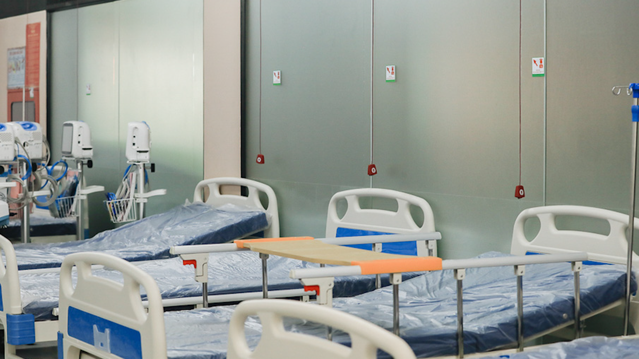 Cận cảnh bệnh viện dã chiến số 5 tại Thuận Kiều Plaza trước ngày hoạt động