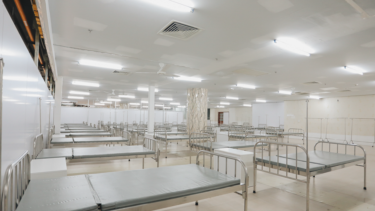 Cận cảnh bệnh viện dã chiến số 5 tại Thuận Kiều Plaza trước ngày hoạt động