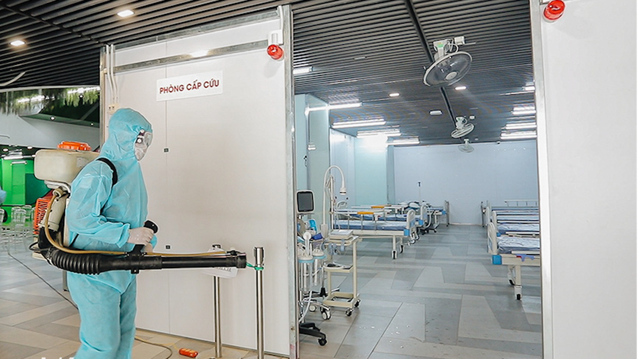 Cận cảnh bệnh viện dã chiến số 5 tại Thuận Kiều Plaza trước ngày hoạt động