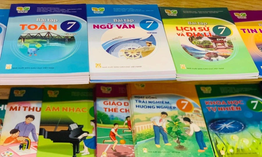 Liệu có cần thiết ra đời thêm bộ SGK của Bộ GD&ĐT?
