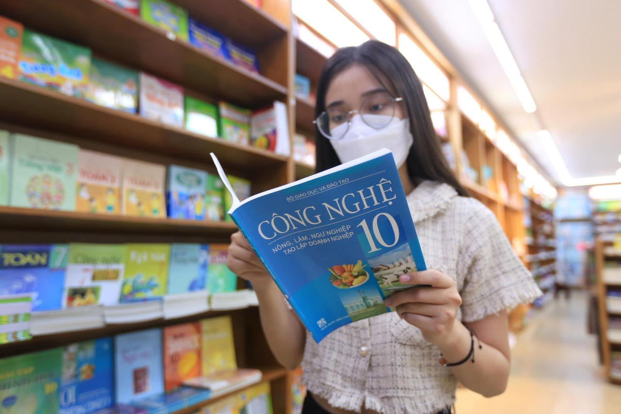 Liệu có cần thiết ra đời thêm bộ SGK của Bộ GD&ĐT?