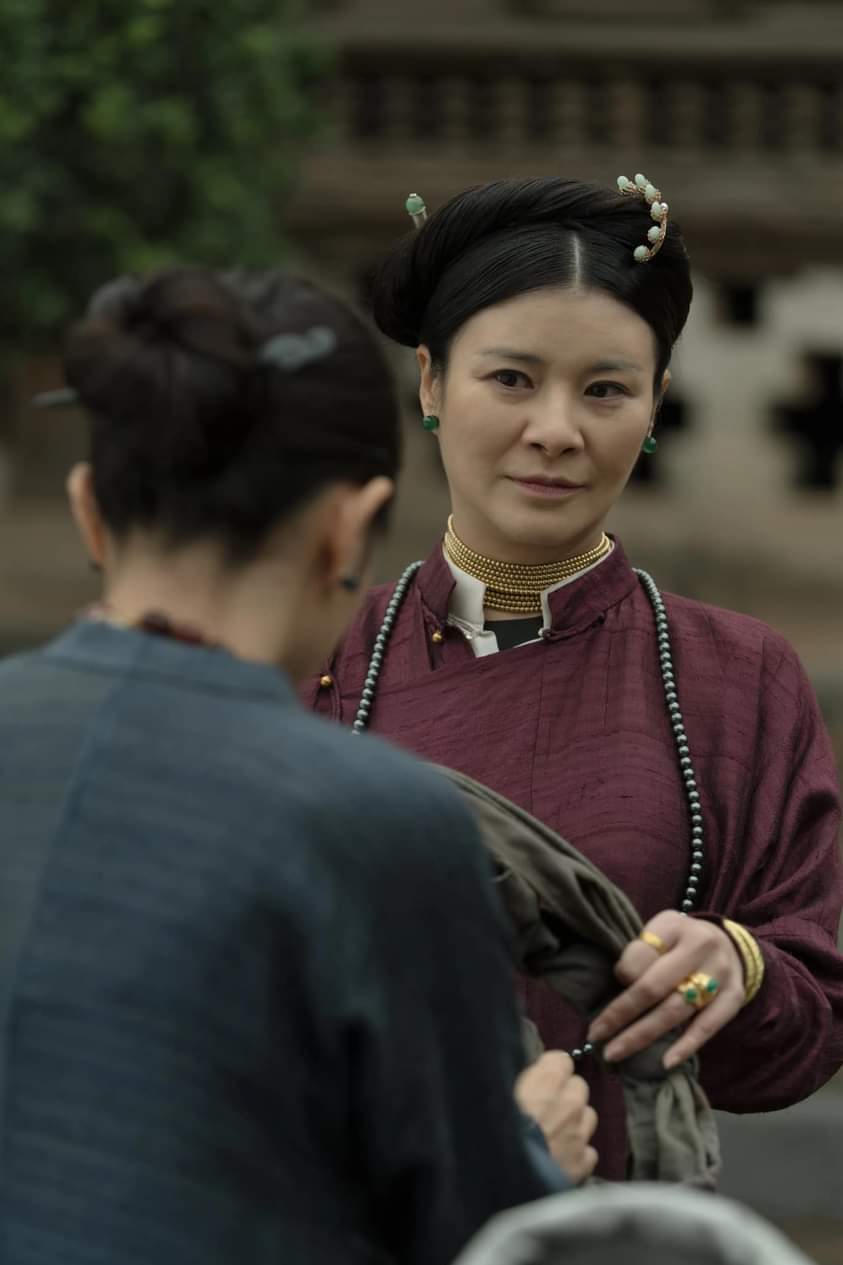 NSƯT Kim Oanh “lên đồng” với phim của Victor Vũ.