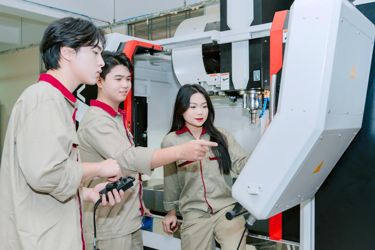 Trường Cao đẳng Công nghệ cao Hà Nội (HHT) - cơ sở GDNN chất lượng cao của Thủ đô Hà Nội.