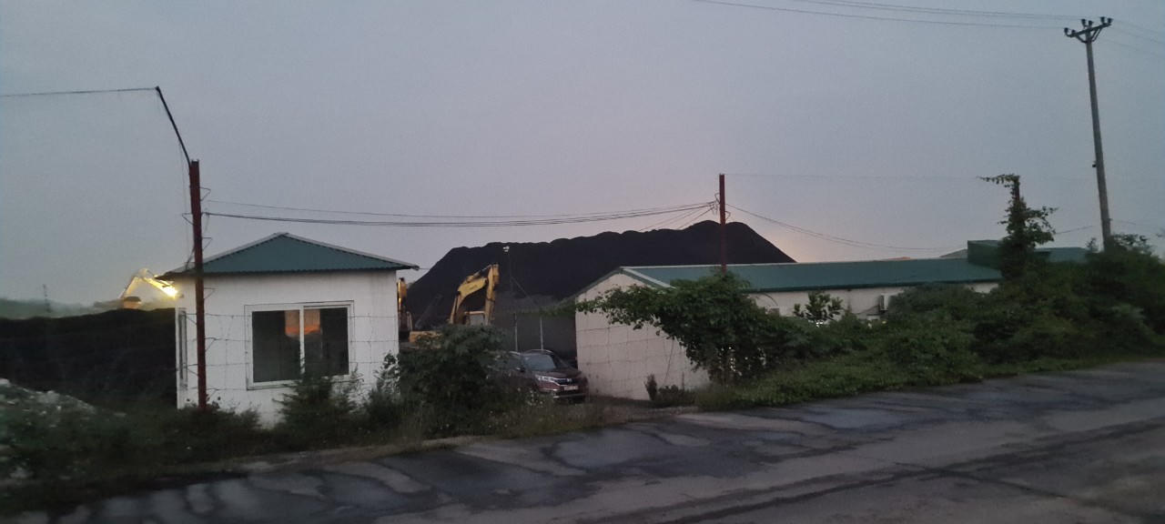 Ninh Bình: Dân phản đối hoạt động của bãi tập kết than do ô nhiễm môi trường nghiêm trọng