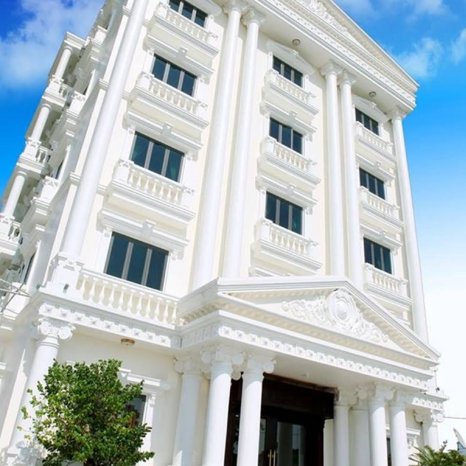 Gần 100 nam thanh nữ tú mở “đại tiệc ma tuý” trong khách sạn cách xa khu dân cư