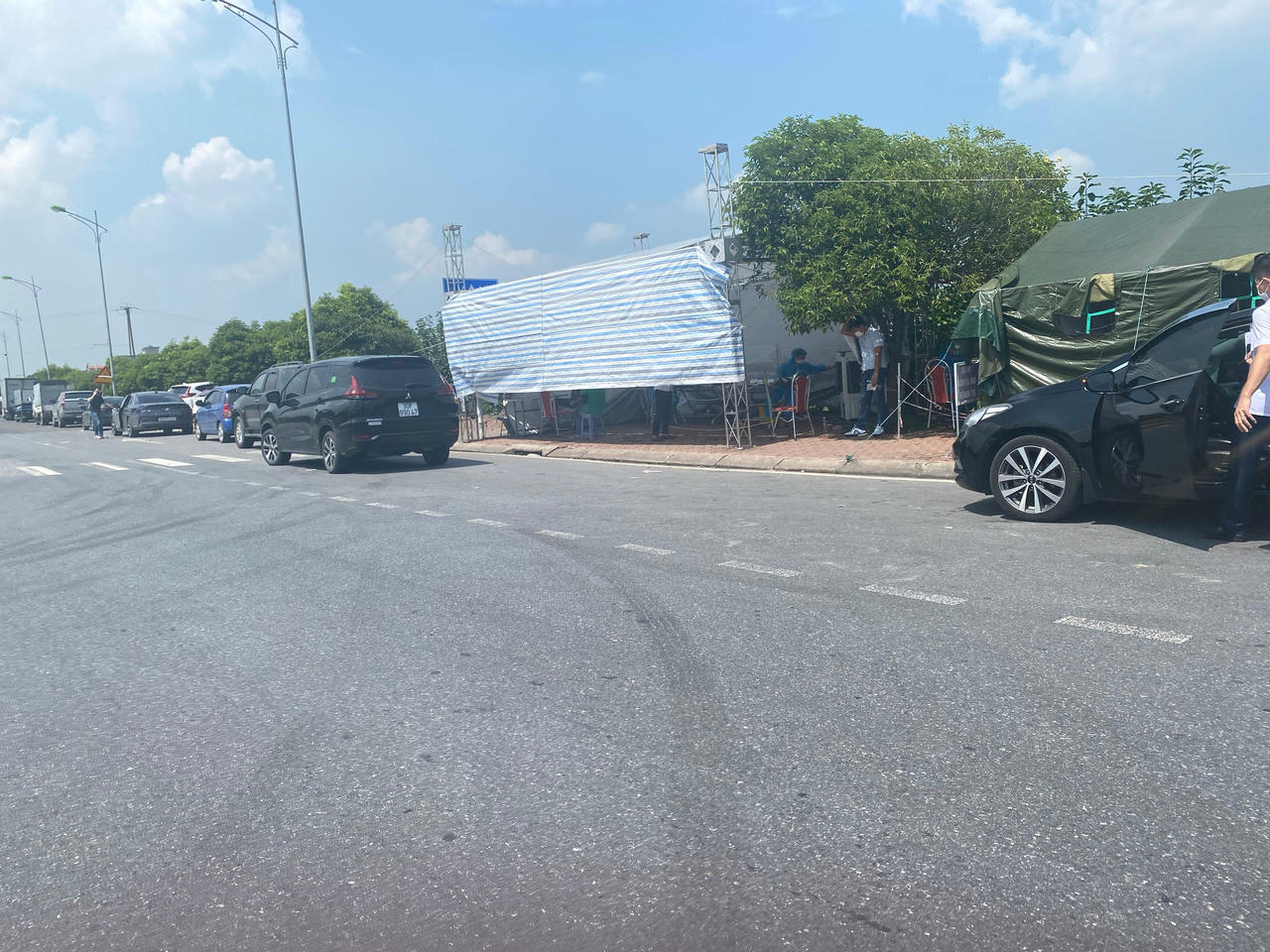 Nam Định: Tiêm đủ 2 mũi vaccine và xét nghiệm PCR âm tính vẫn phải quay đầu xe