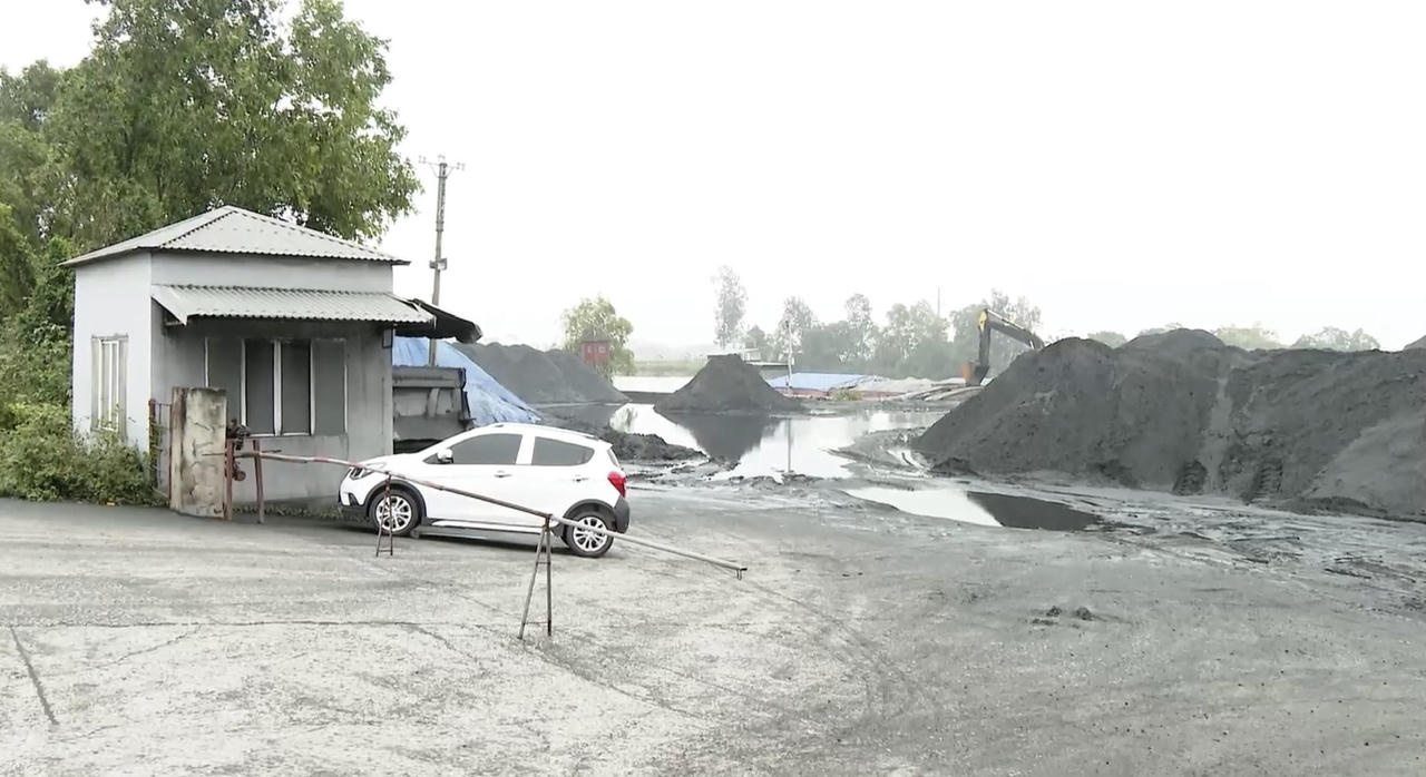 Ninh Bình: tiếp diễn vi phạm an toàn đê điều trước mùa mưa bão 