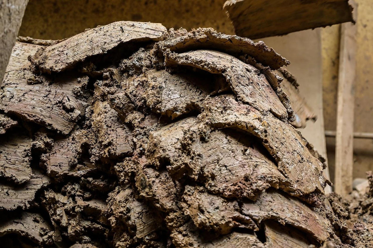 Nữ nghệ nhân dành cả đời để gắn bó với làng gốm hơn 300 tuổi