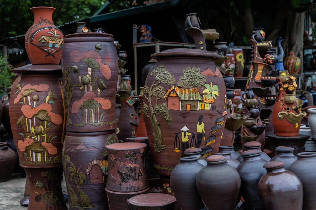 Nữ nghệ nhân dành cả đời để gắn bó với làng gốm hơn 300 tuổi