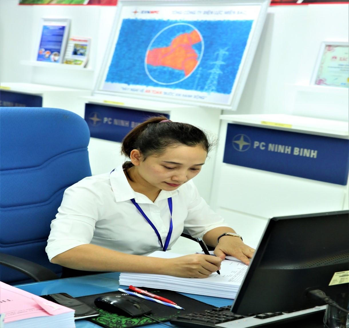 Điện lực Ninh Bình tập trung chuyển đổi số, hướng đến khách hàng với dịch vụ tốt nhất