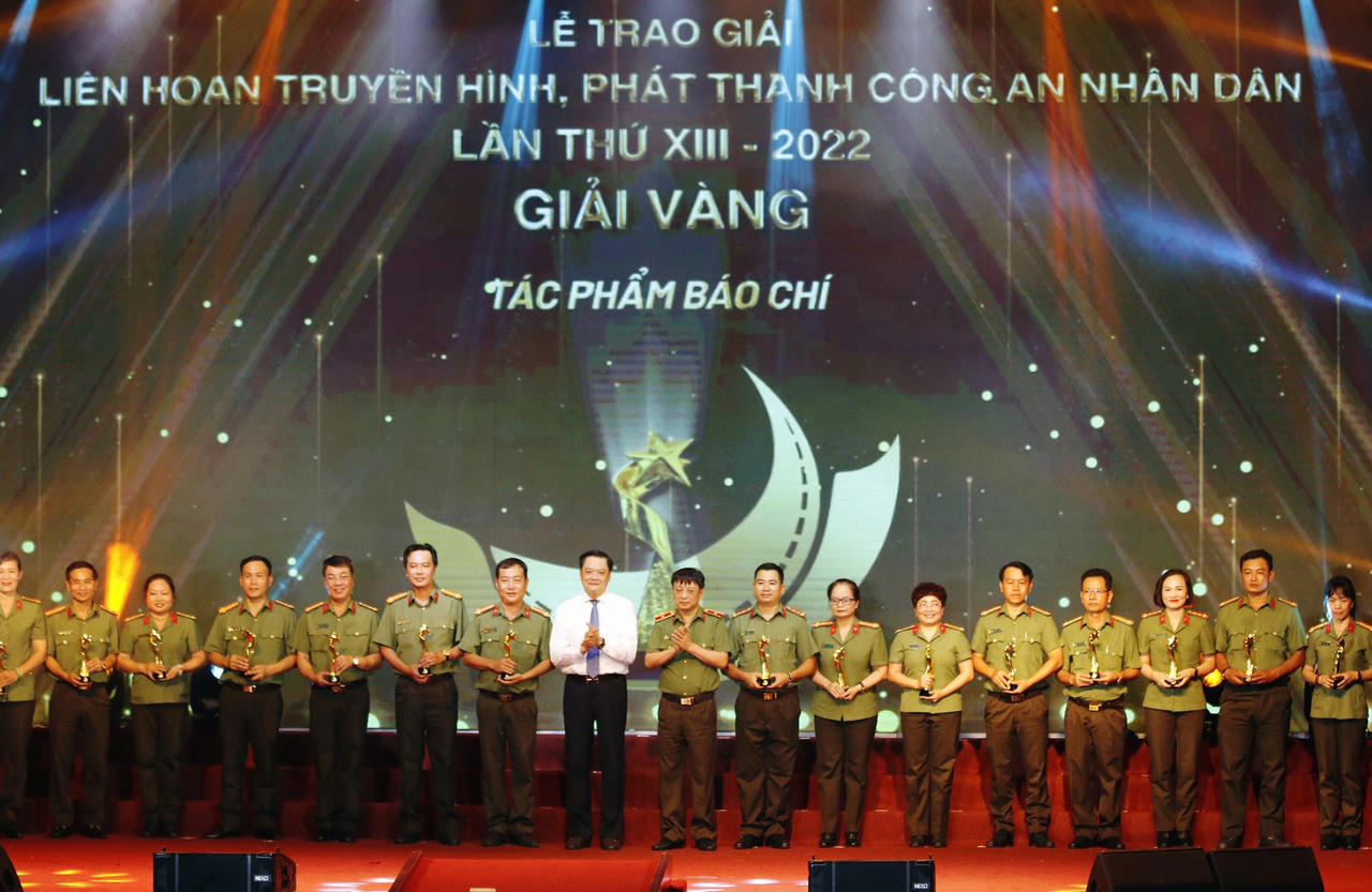 "Hoa xương rồng trên cát" giành Huy chương Vàng