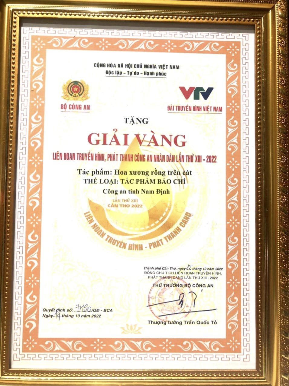 "Hoa xương rồng trên cát" giành Huy chương Vàng