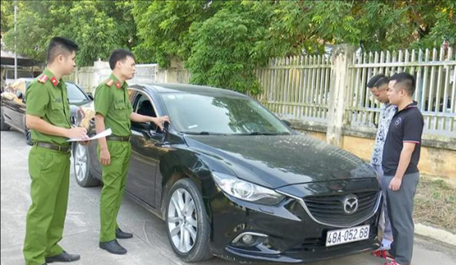 Bắt giữ 2 đối tượng trộm cắp xe ô tô