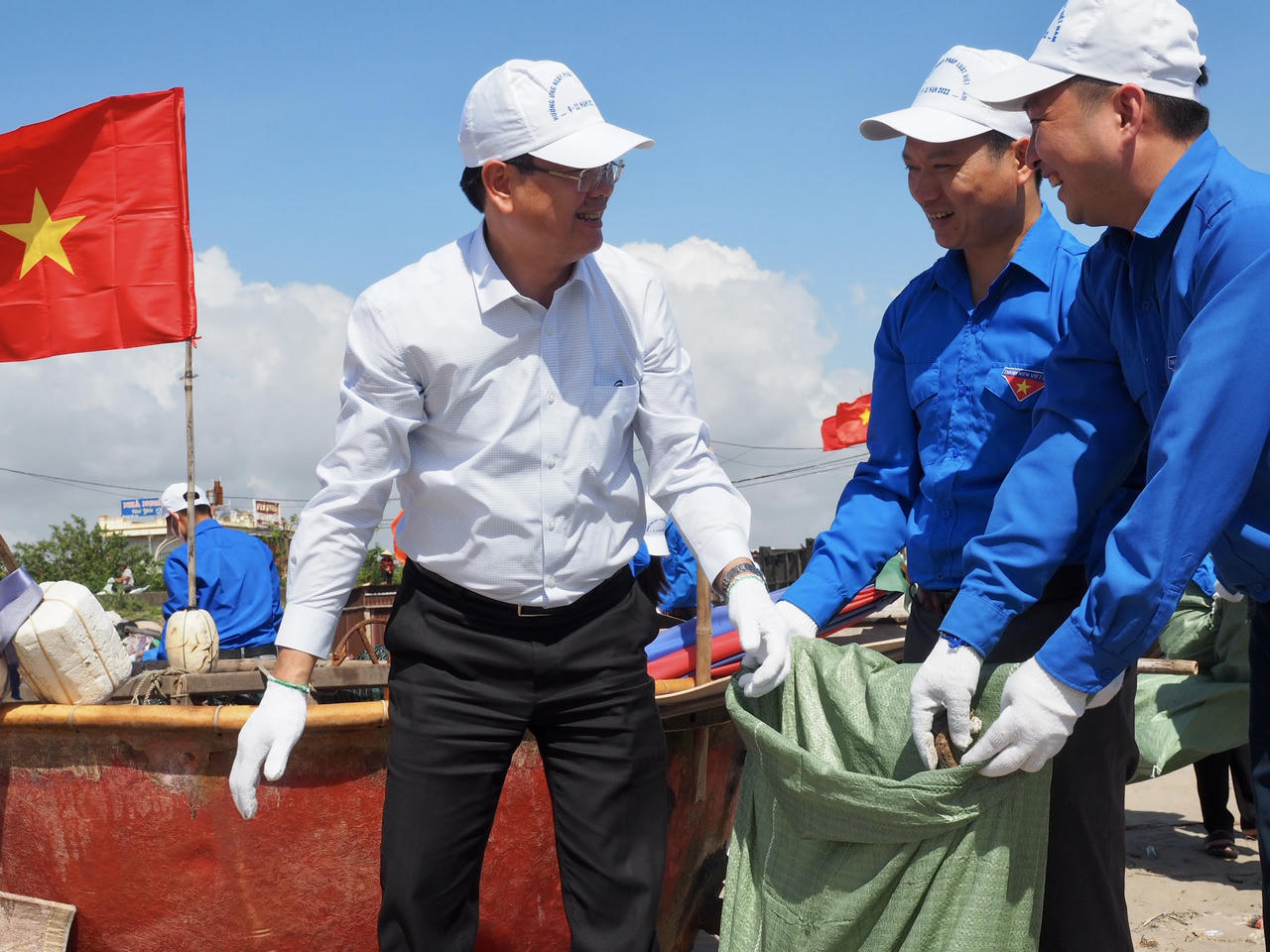 Mít tinh hưởng ứng Ngày Pháp luật Việt Nam 2022 tại Nam Định 