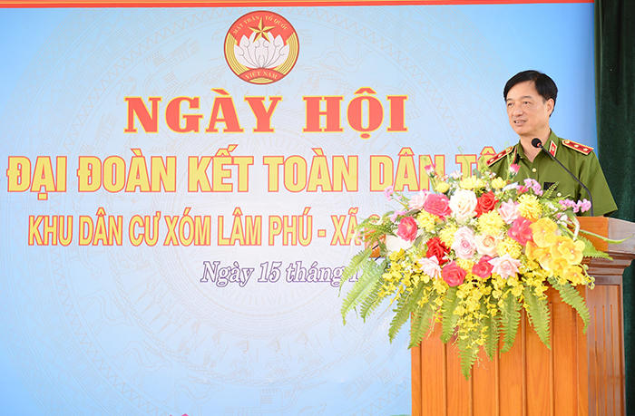 Thứ trưởng Bộ Công an Nguyễn Duy Ngọc dự Ngày hội “Đại đoàn kết toàn dân tộc” tại huyện Giao Thủy (tỉnh Nam Định)