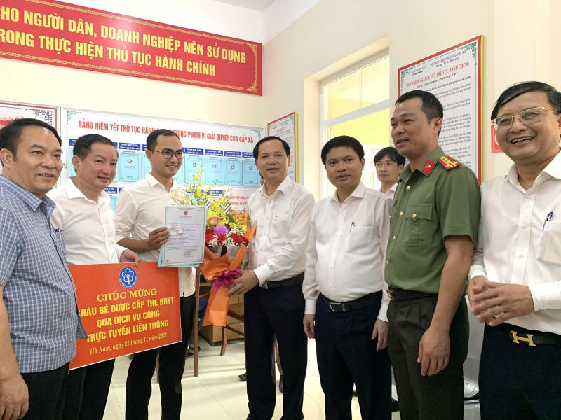 Phó Thủ tướng Vũ Đức Đam kiểm tra triển khai thực hiện Đề án 06 tại Hà Nam