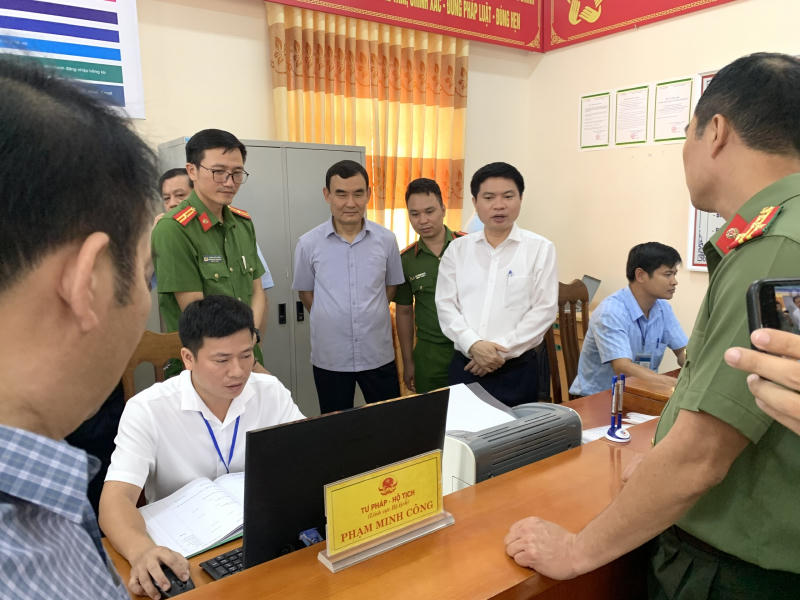 Phó Thủ tướng Vũ Đức Đam kiểm tra triển khai thực hiện Đề án 06 tại Hà Nam