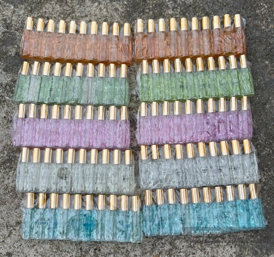 Khởi tố 4 đối tượng sản xuất, tiêu thụ nước hoa giả tại Thái Bình