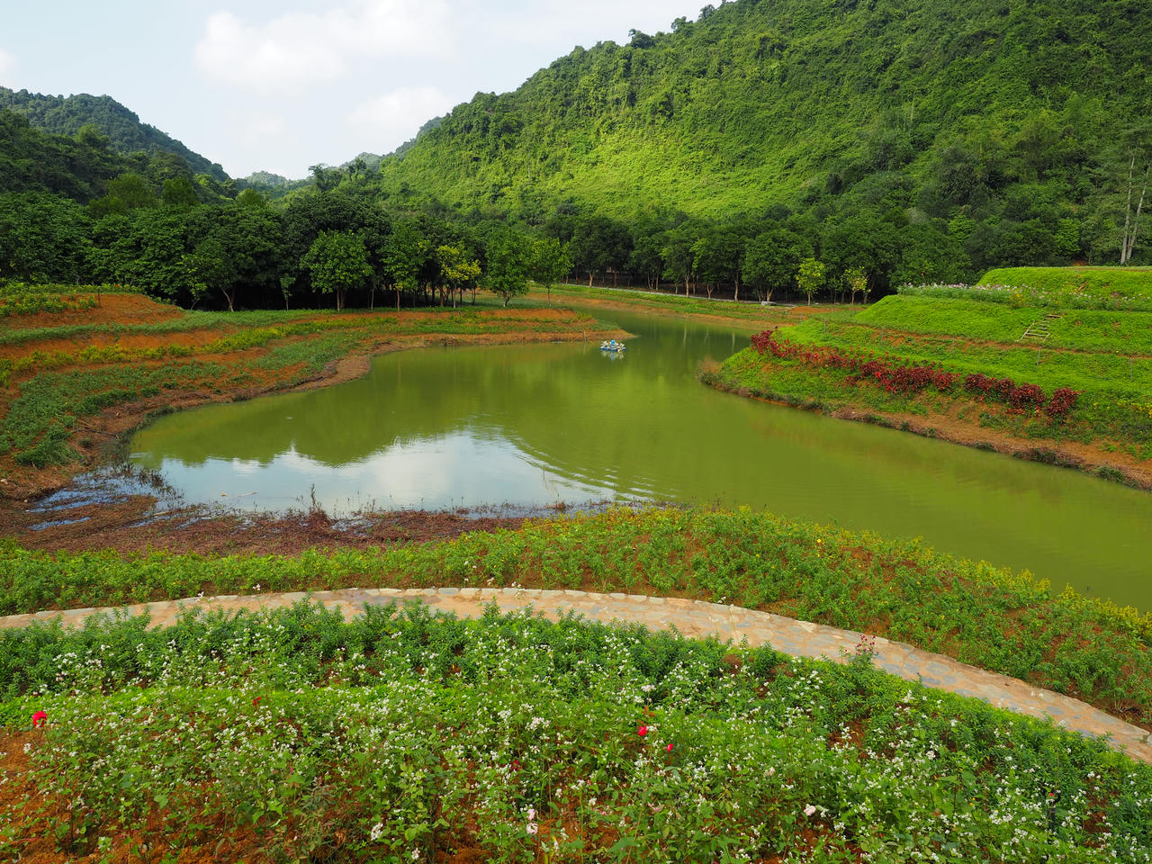 Thung Nham (Ninh Bình): Bản hòa tấu thơ mộng và bình yên