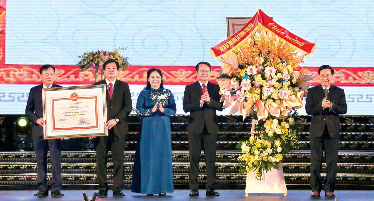 Lễ kỷ niệm 160 danh xưng Nho Quan và đón bằng công nhận huyện đạt chuẩn nông thôn mới