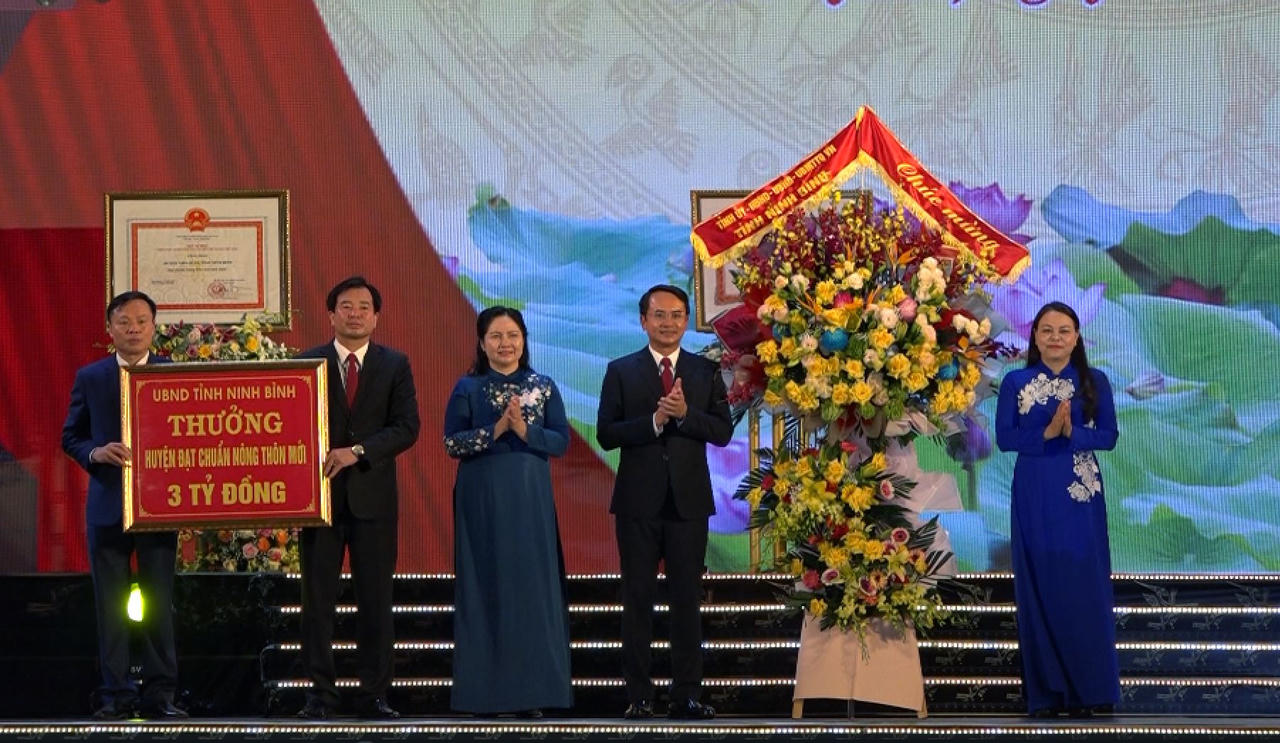 Lễ kỷ niệm 160 danh xưng Nho Quan và đón bằng công nhận huyện đạt chuẩn nông thôn mới