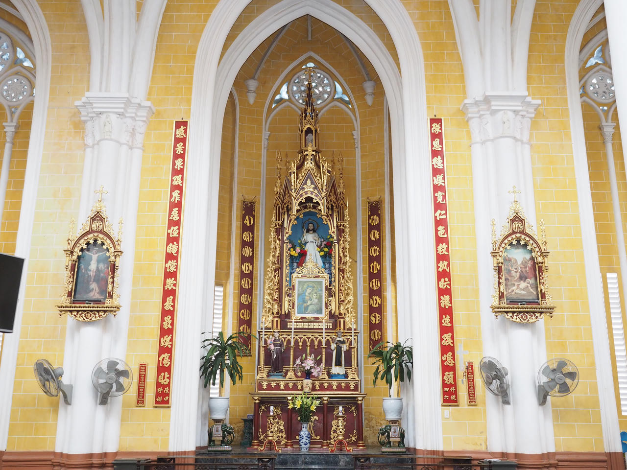 Nhà thờ Phú Nhai - điểm đến lý tưởng cho mùa Giáng sinh