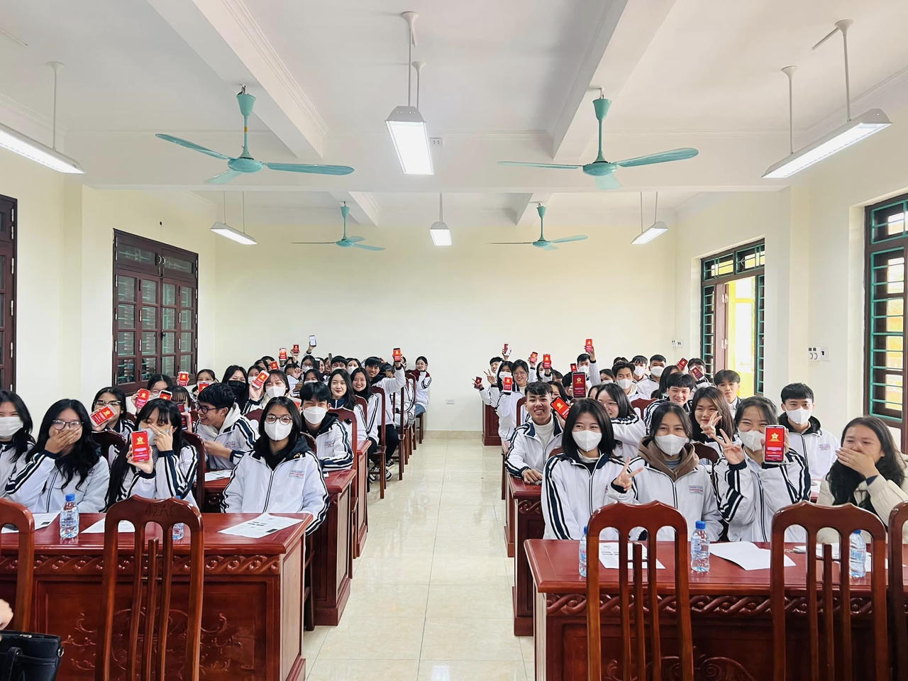 Công an tỉnh Thái Bình tuyên truyền luật giao thông đường bộ, phòng chống bạo lực học đường 