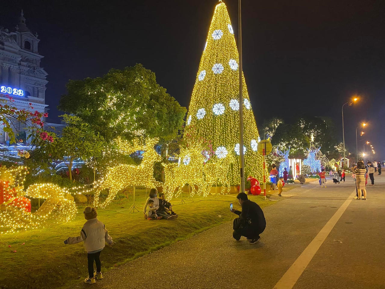 Ninh Bình lung linh đón mừng lễ Giáng sinh 2022