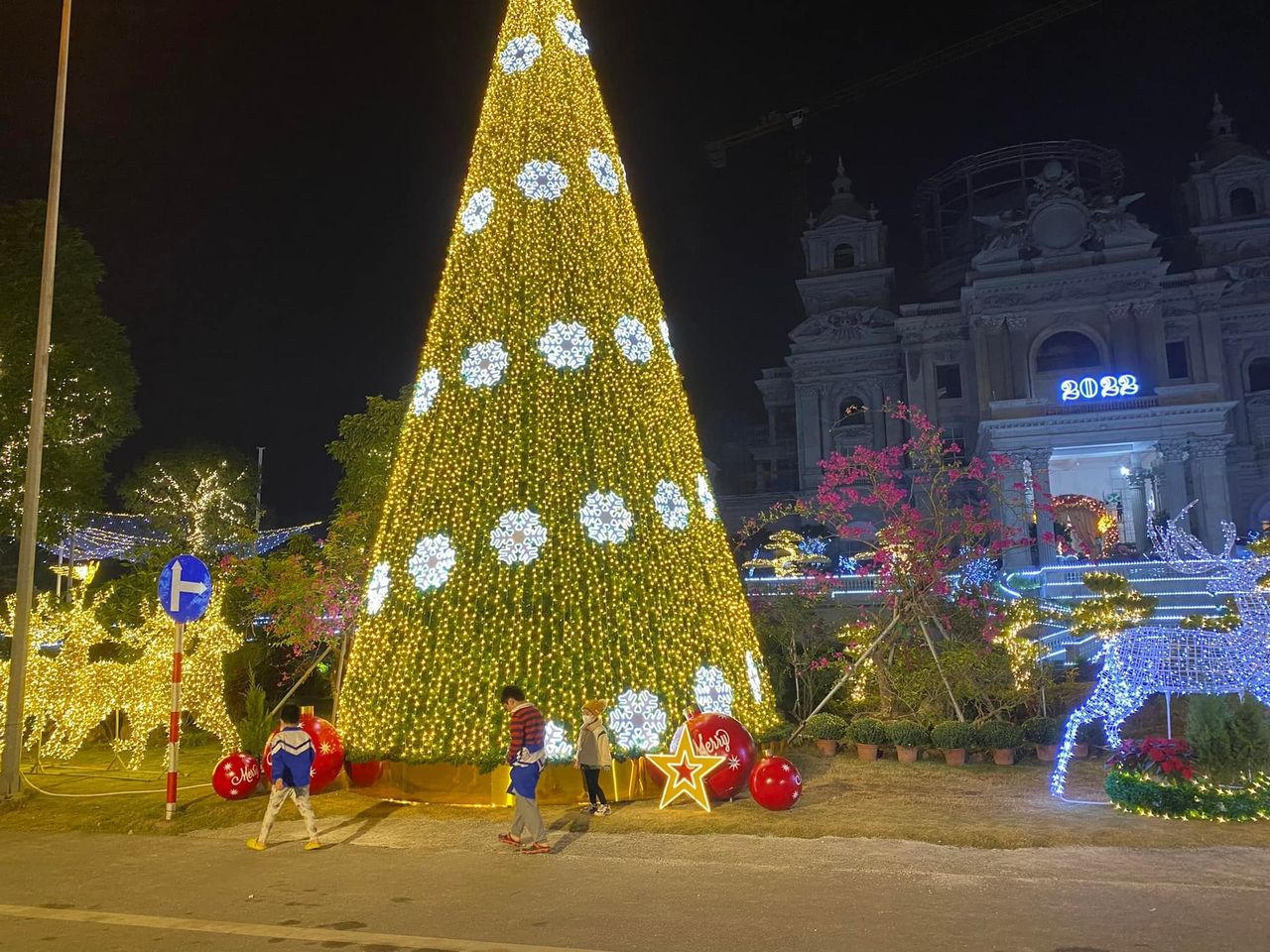 Ninh Bình lung linh đón mừng lễ Giáng sinh 2022