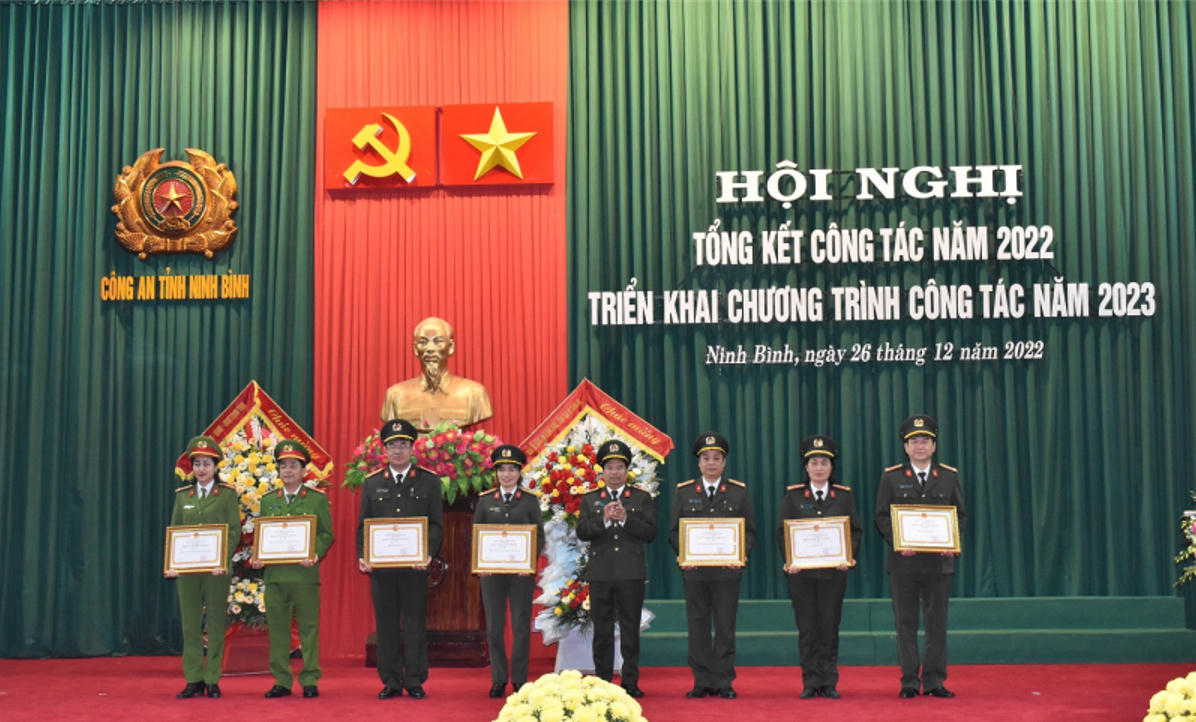 Công an Ninh Bình xây dựng hình ảnh cán bộ, chiến sĩ vừa hồng, vừa chuyên, đáp ứng mọi nhiệm vụ