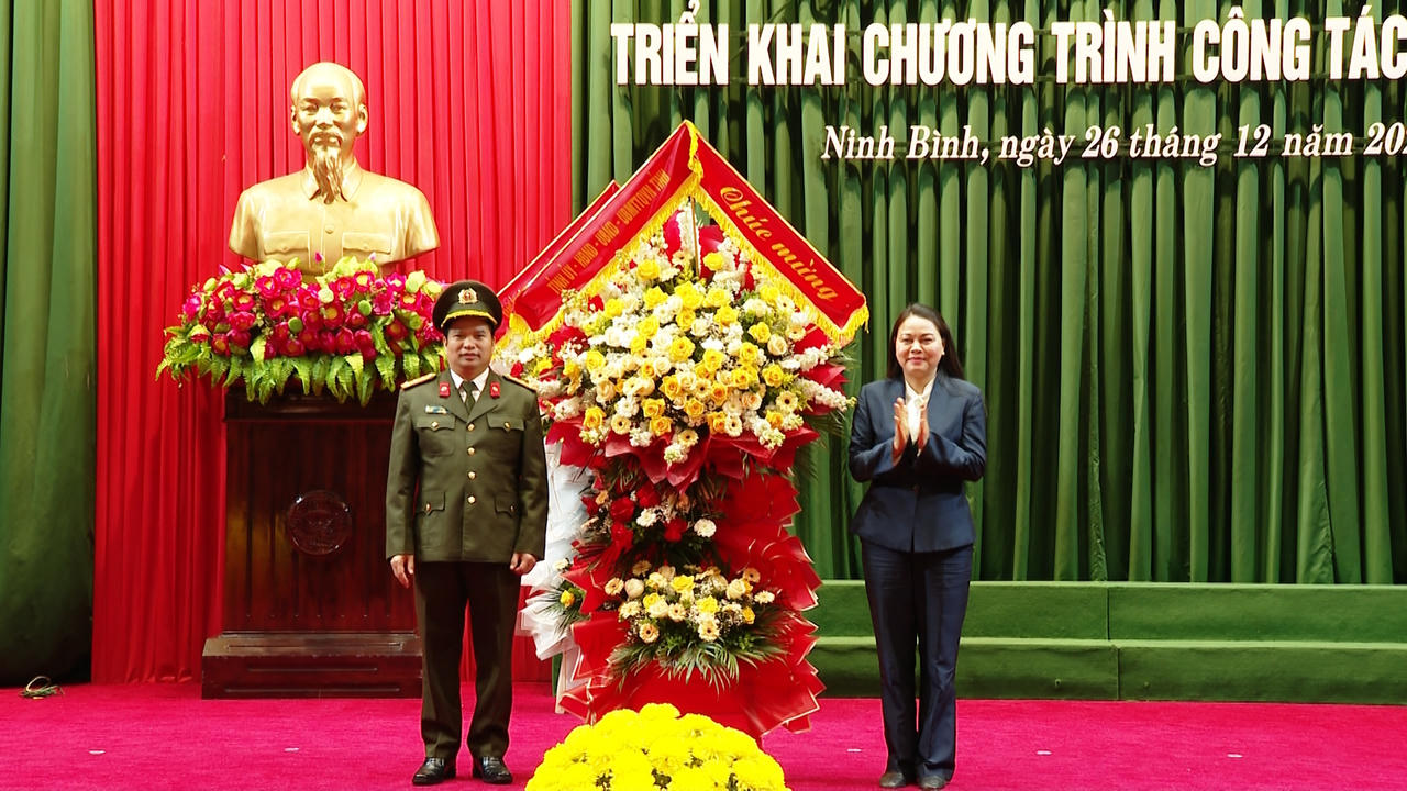 Công an Ninh Bình xây dựng hình ảnh cán bộ, chiến sĩ vừa hồng, vừa chuyên, đáp ứng mọi nhiệm vụ