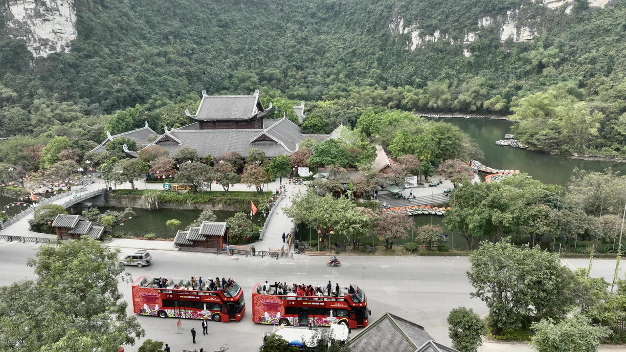 Hơn 100.000 lượt khách về với Ninh Bình trong dịp Tết Dương lịch 2023