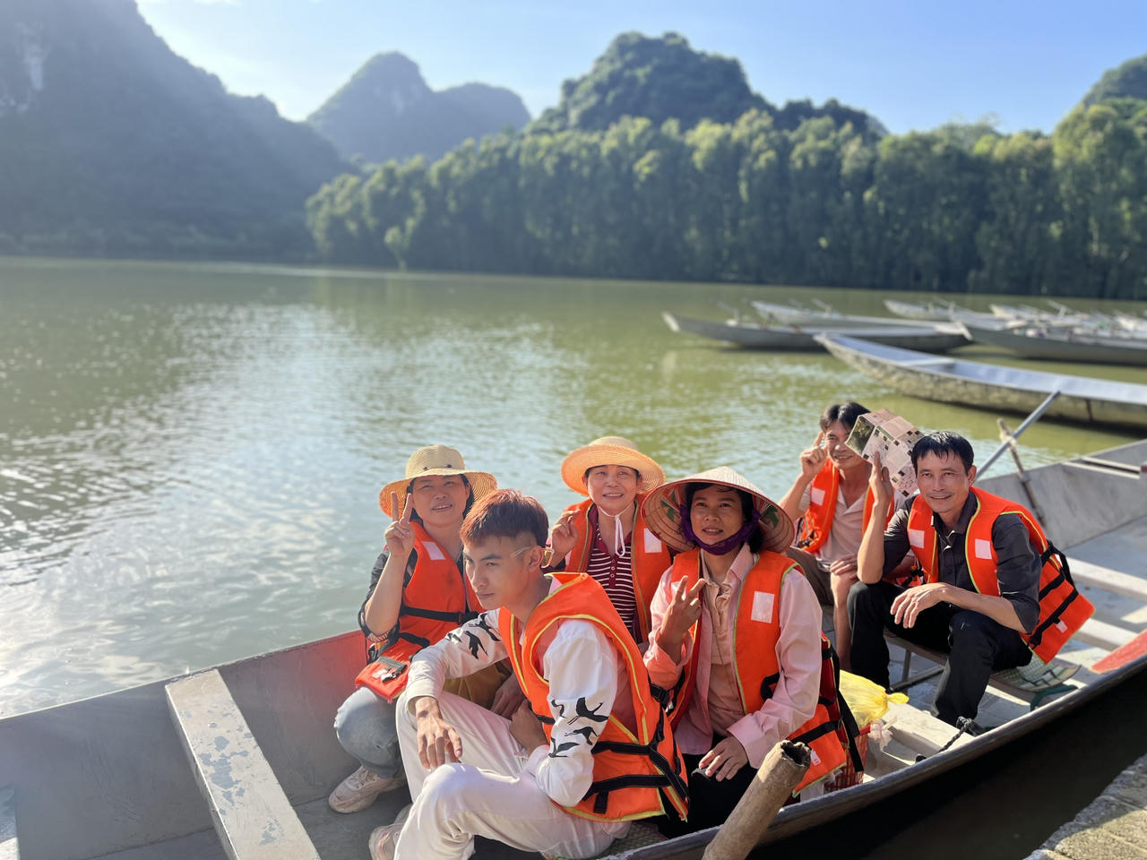 Hơn 100.000 lượt khách về với Ninh Bình trong dịp Tết Dương lịch 2023