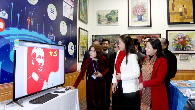 Khai mạc Hội báo Xuân và Triển lãm mỹ thuật Ninh Bình năm 2023