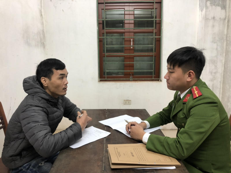 Bắt giữ nhóm đối tượng mua bán người dưới 16 tuổi vào quán karaoke