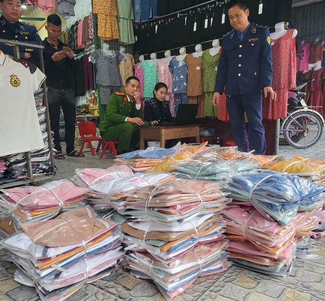 Phát hiện gần 1.000 sản phẩm giả mạo thương hiệu YODY tại Nam Định