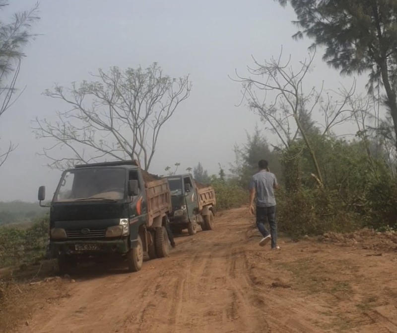 Đào đất trái phép bán kiếm lời, hai đối tượng ở Thái Bình bị khởi tố