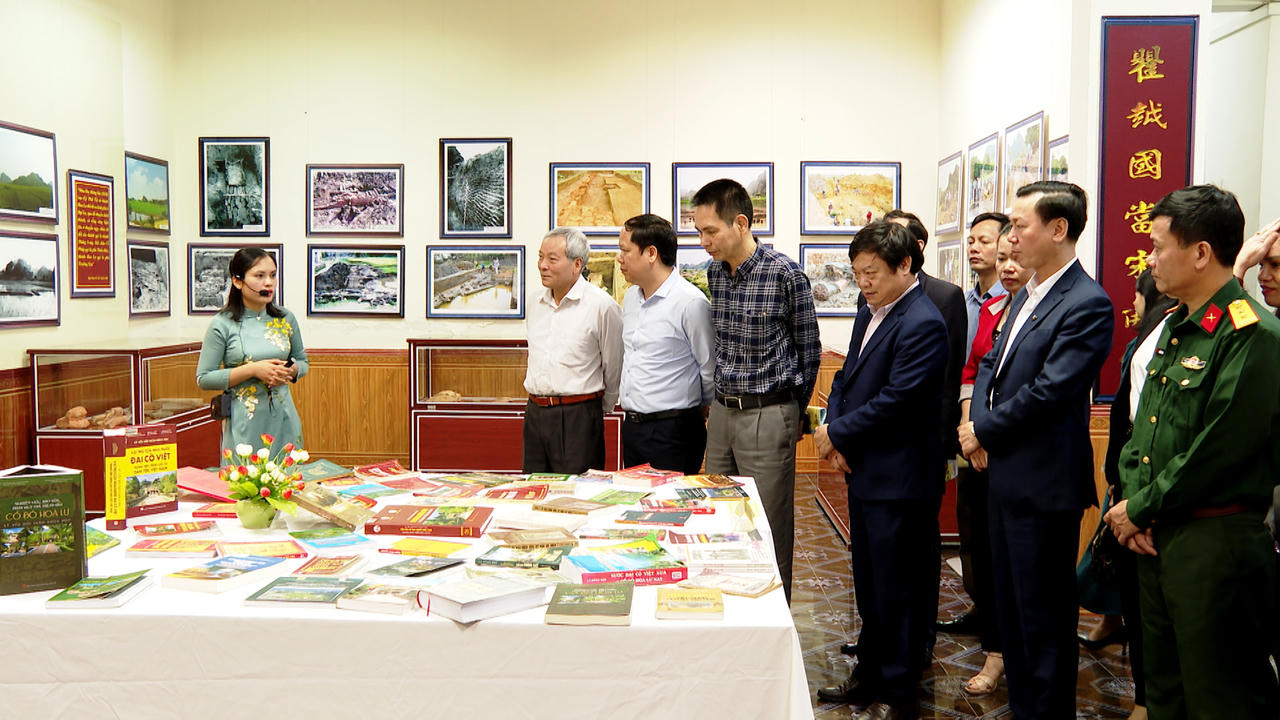 Nhiều tài liệu về Nhà nước Đại Cồ Việt được trưng bày tại triển lãm "Kinh đô Hoa Lư - Theo dòng lịch sử"