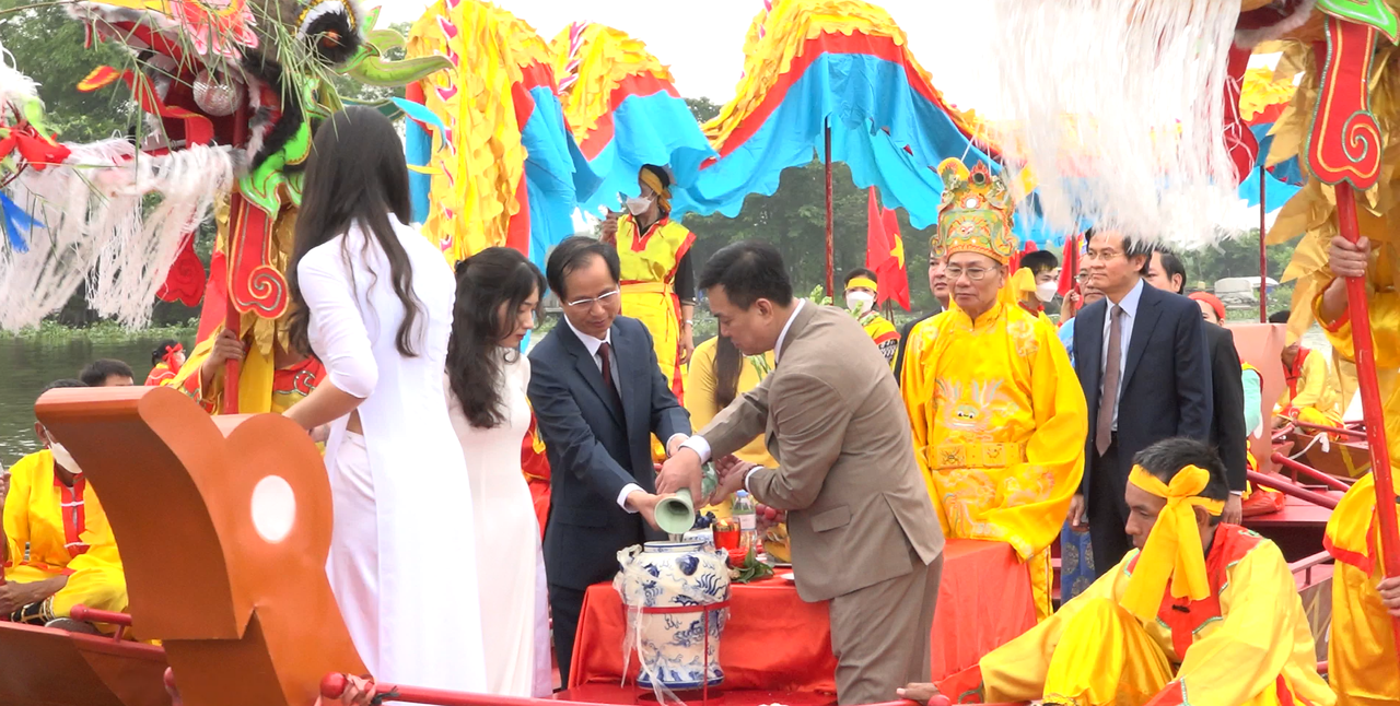 Nét đẹp “Uống nước nhớ nguồn” từ Lễ rước nước tại Lễ hội Hoa Lư 2023