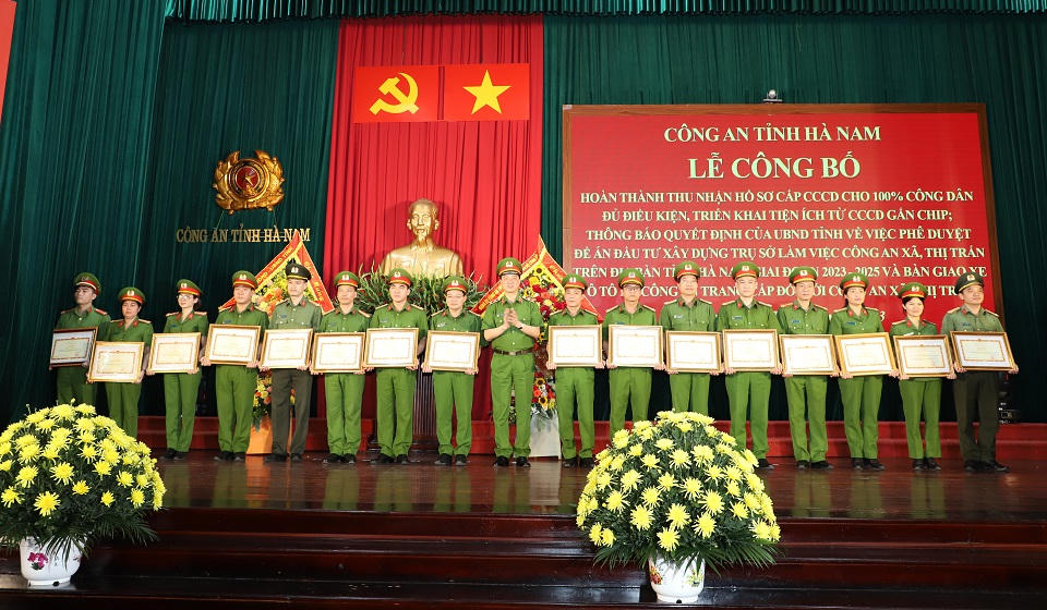 Hà Nam là tỉnh đầu tiên hoàn thành 100% chỉ tiêu cấp CCCD gắn chíp