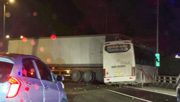 Một người tử vong sau va chạm trên cao tốc Pháp Vân - Cầu Giẽ