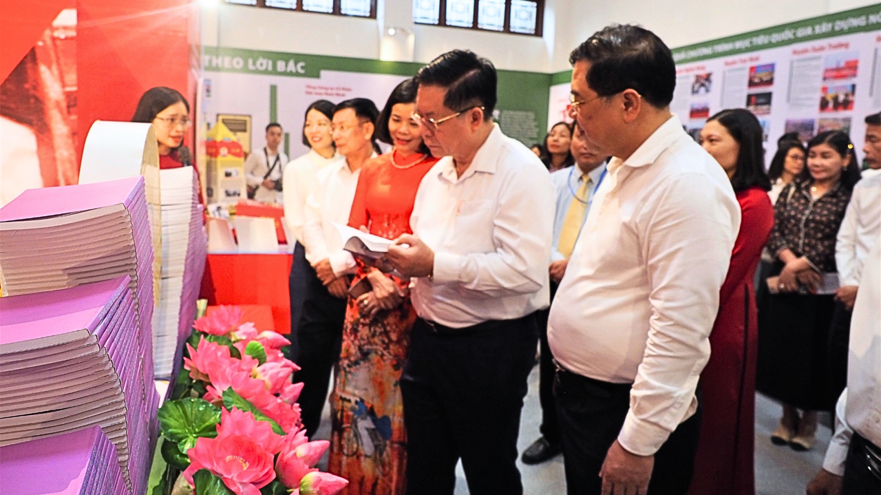 Khai mạc Triển lãm 'Nam Định in dấu chân Người'