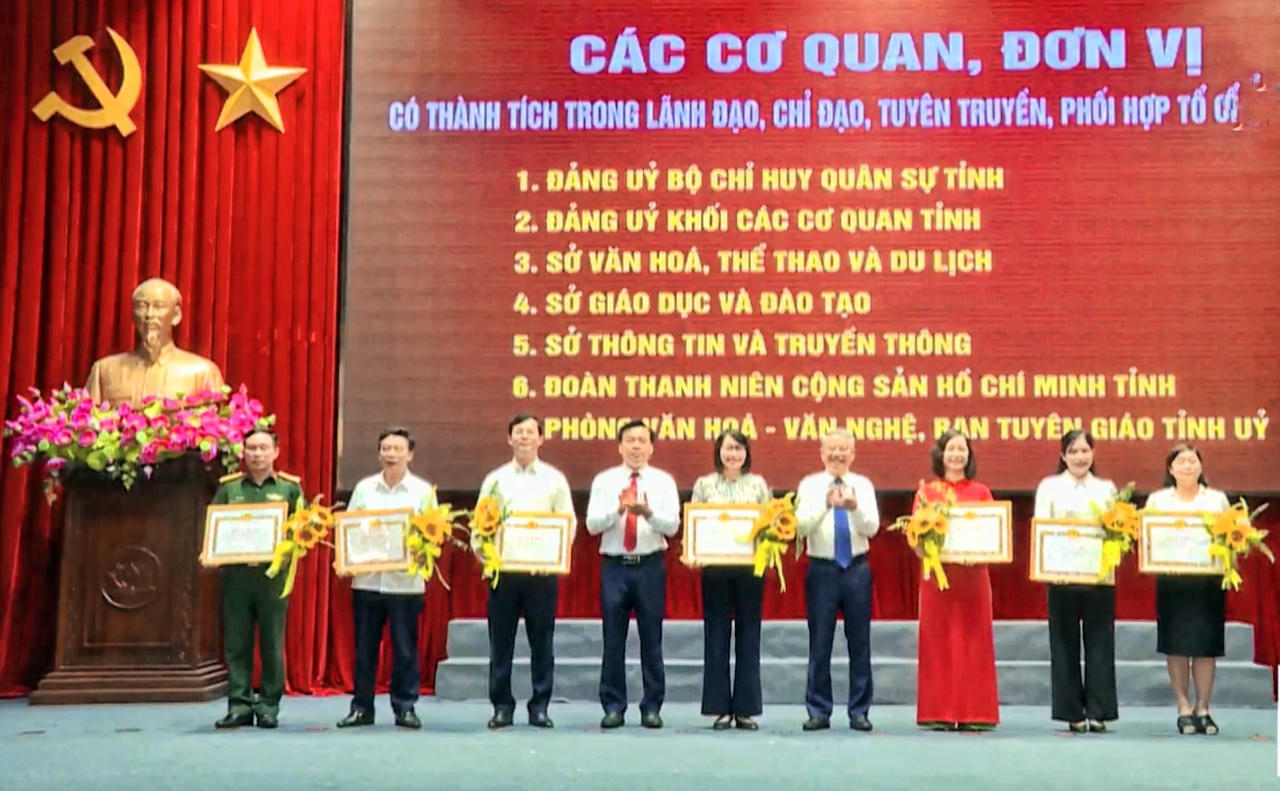 Thái Bình trao giải cuộc thi tìm hiểu '80 năm Đề cương về văn hóa Việt Nam'