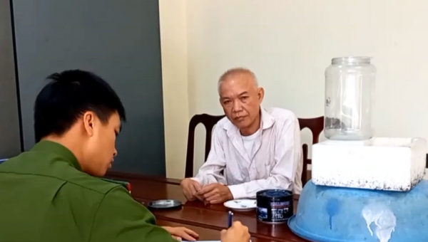 Bắt đối tượng lừa bán 'Thiên thạch' giả