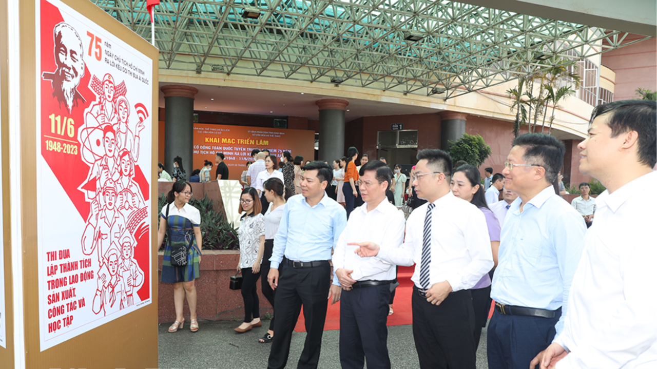 Triển lãm tranh cổ động toàn quốc kỷ niệm Ngày Chủ tịch Hồ Chí Minh ra lời kêu gọi thi đua ái quốc 