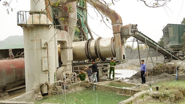 Khởi tố công ty ở Hà Nam xả gần 412 tấn chất thải ra môi trường 