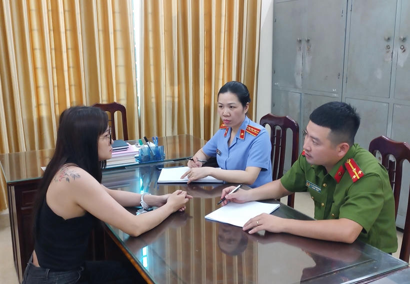 Bắt quả tang cặp tình nhân vận chuyển ma túy từ Hà Nội về Nam Định tiêu thụ